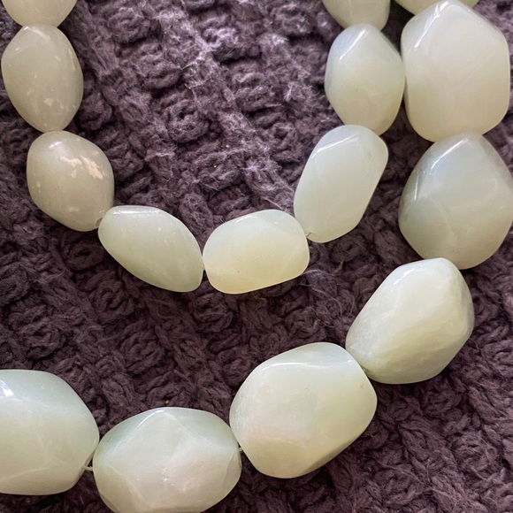 Elegant Cream Beaded Necklace - Picture 2 of 3